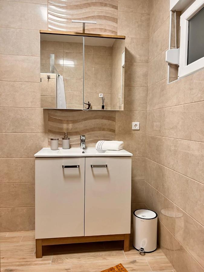 Apartmani Tin สตารีกราด-ปาเคลนีซา ภายนอก รูปภาพ