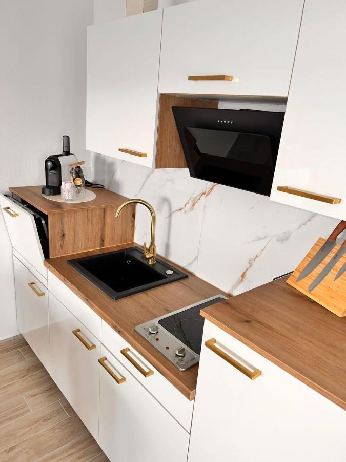 Apartmani Tin สตารีกราด-ปาเคลนีซา ภายนอก รูปภาพ