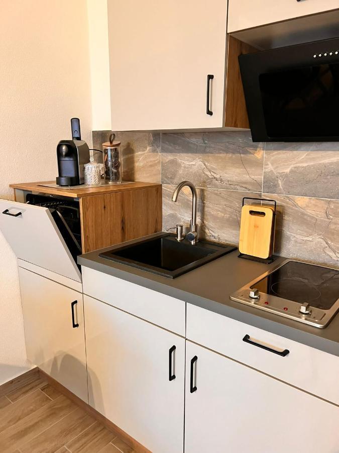 Apartmani Tin สตารีกราด-ปาเคลนีซา ภายนอก รูปภาพ